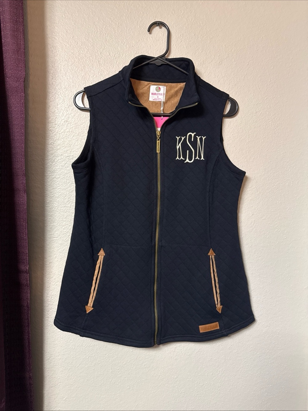 #896 Marleylilly Monogram Black Quilted Full Zip Vest Size Small